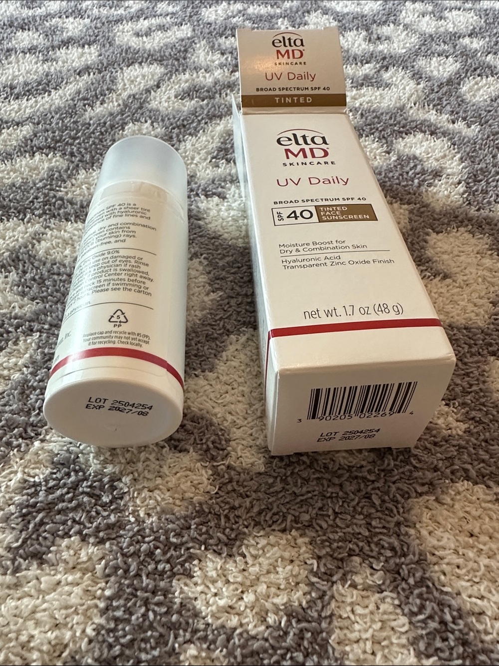 EltaMD UV Daily Broad-Spectrum SPF 40 Tinted Face Sunscreen - Picture 5 of 5